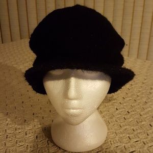 Fownes knit hat.